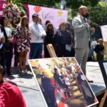 Jorge Campos recibe homenaje en Francia… acude en sus famosas «chanclas» al Museo de Artes Decorativas