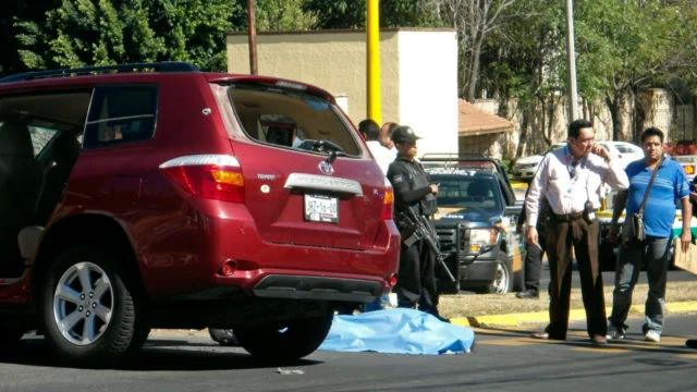 Homicidios en EU aumentaron un 37% después de la venta récord de armas por Covid