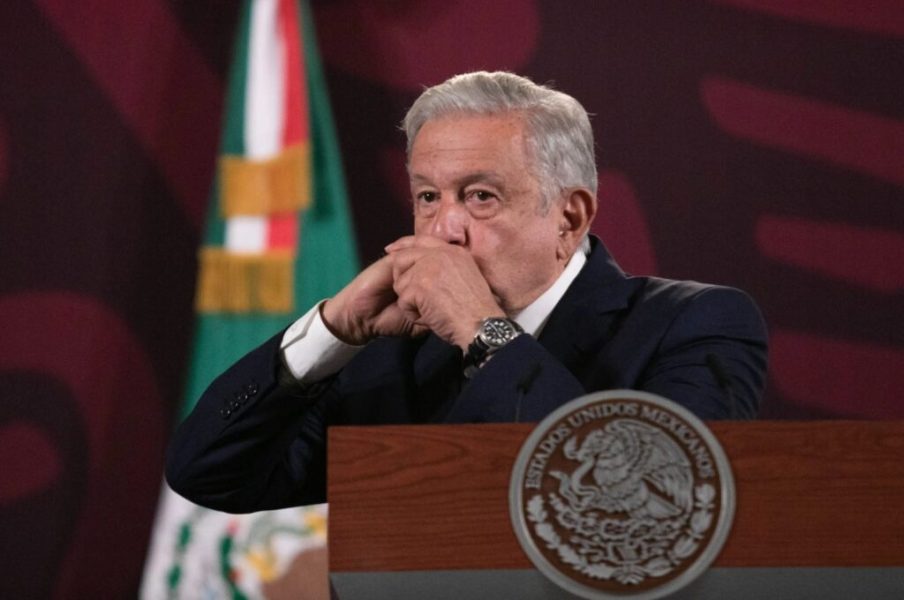 AMLO se disculpa con Salma Luévano por llamarla hombre vestido de mujer