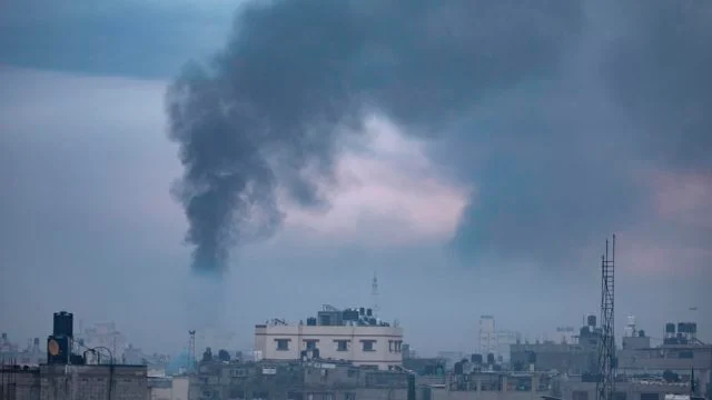 Continúa incertidumbre sobre respuesta de Israel a Irán, tras un día de bombardeos en Gaza